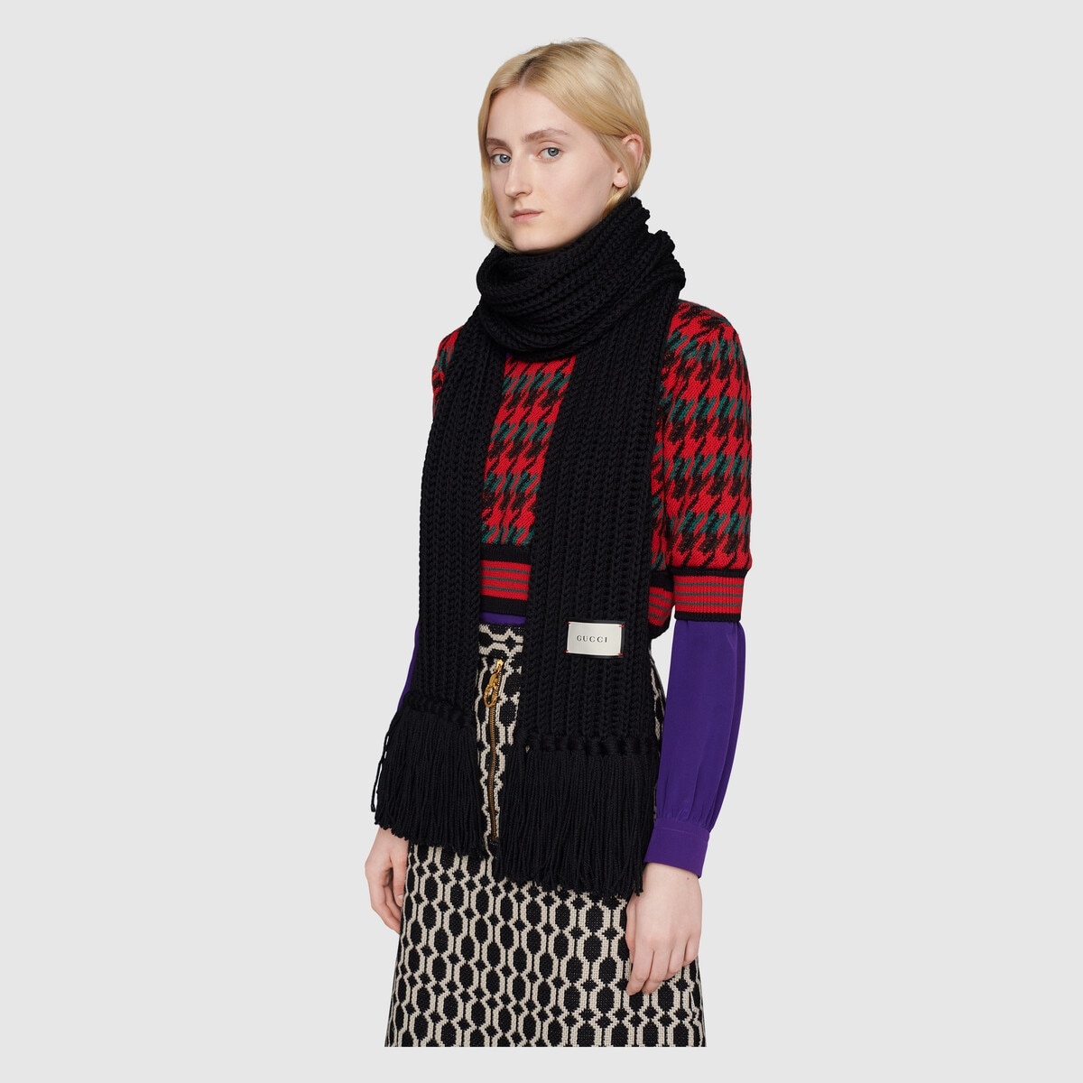 Knit wool scarf with Gucci label - 3