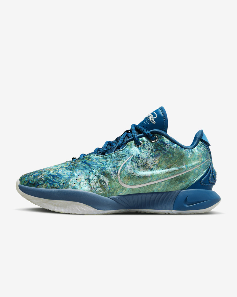 Nike Men's LeBron XXI Basketball Shoes - 1