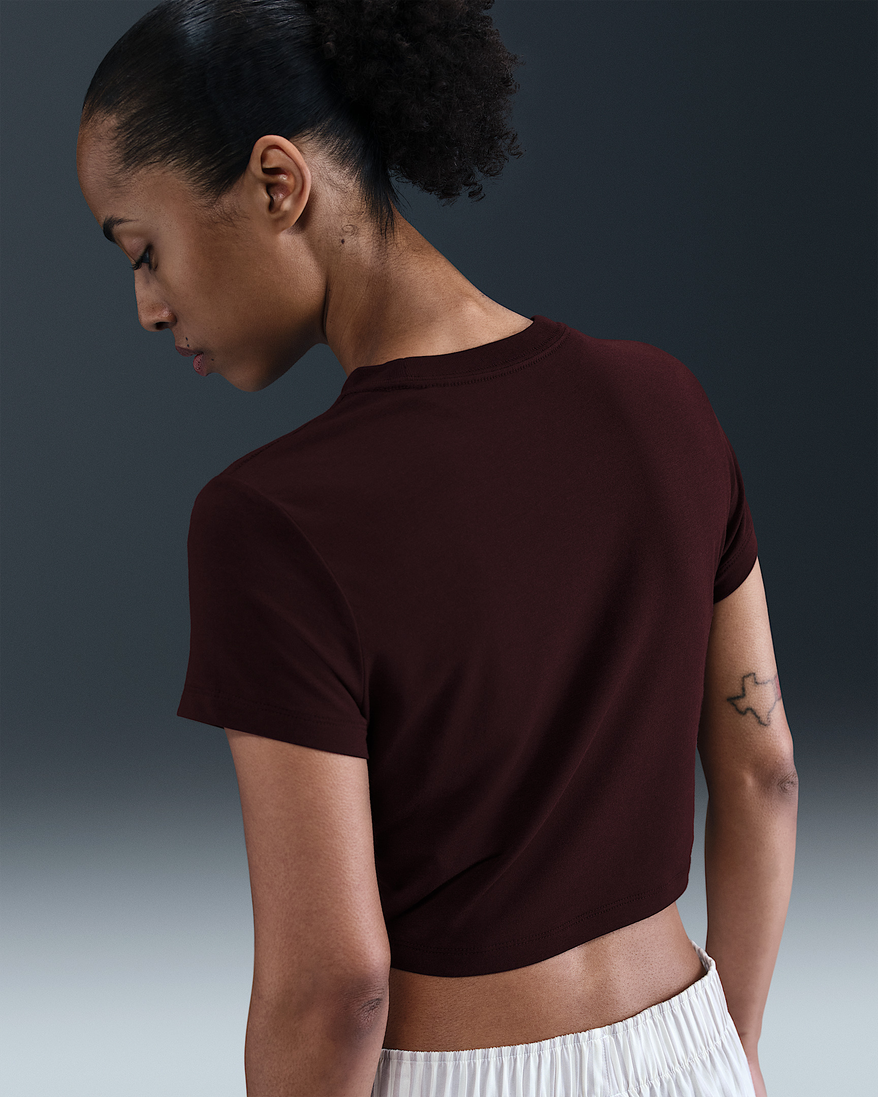 Nike Sportswear Chill Knit Women's Cropped T-Shirt - 2