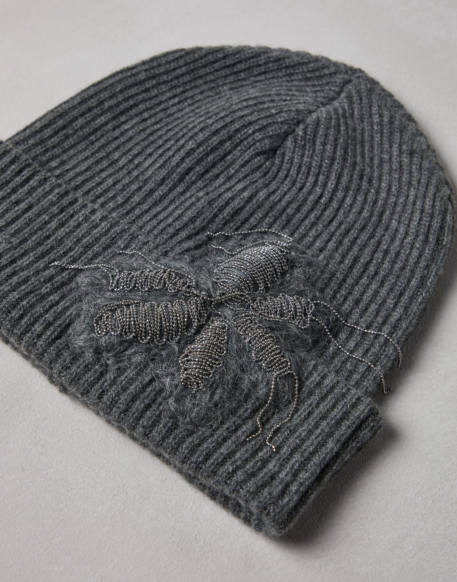 Cashmere rib knit beanie with precious flower crest - 2
