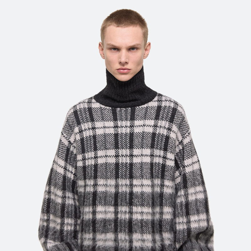 BRUSHED TURTLENECK SWEATER 10