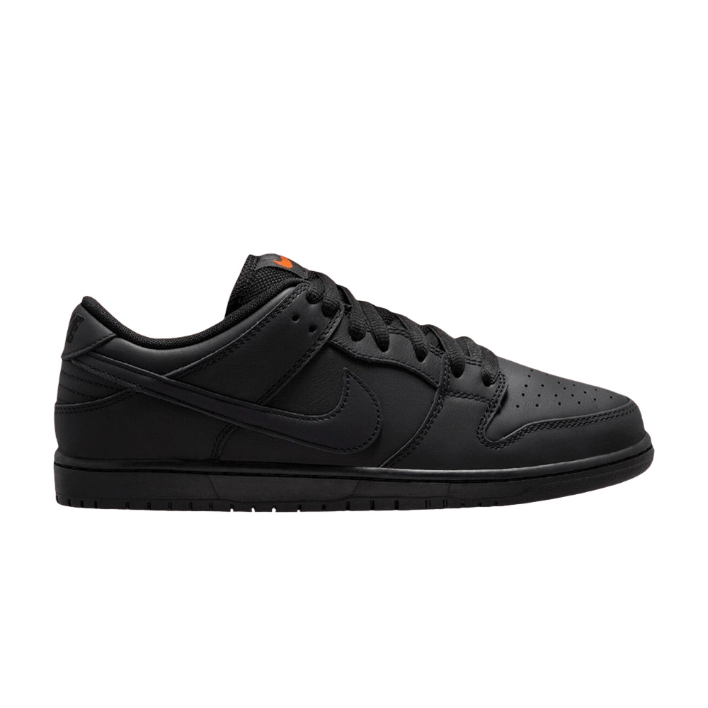 Dunk Low Pro SB 'Triple Black' - 1