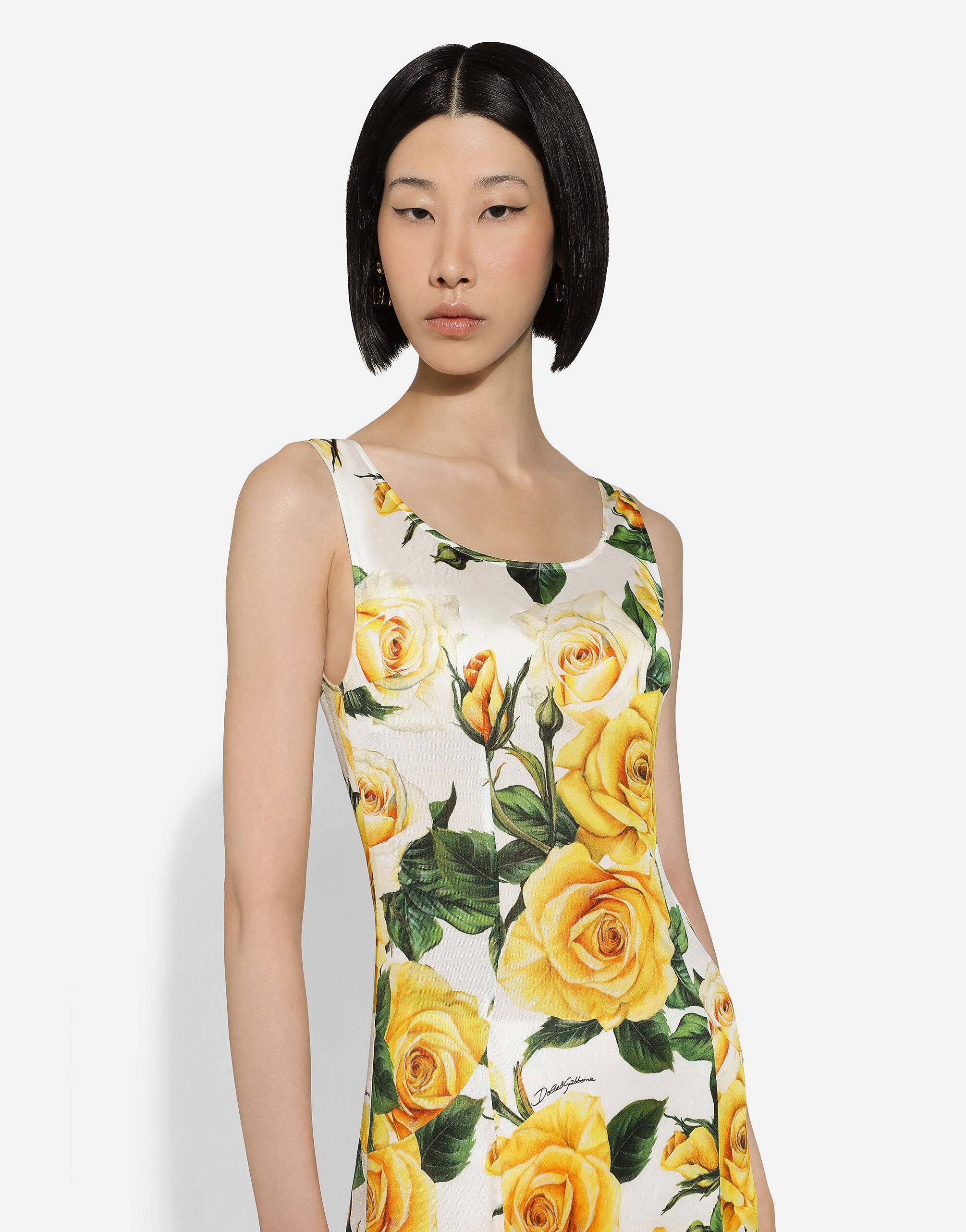 Long organzine round-neck dress with yellow rose print - 4