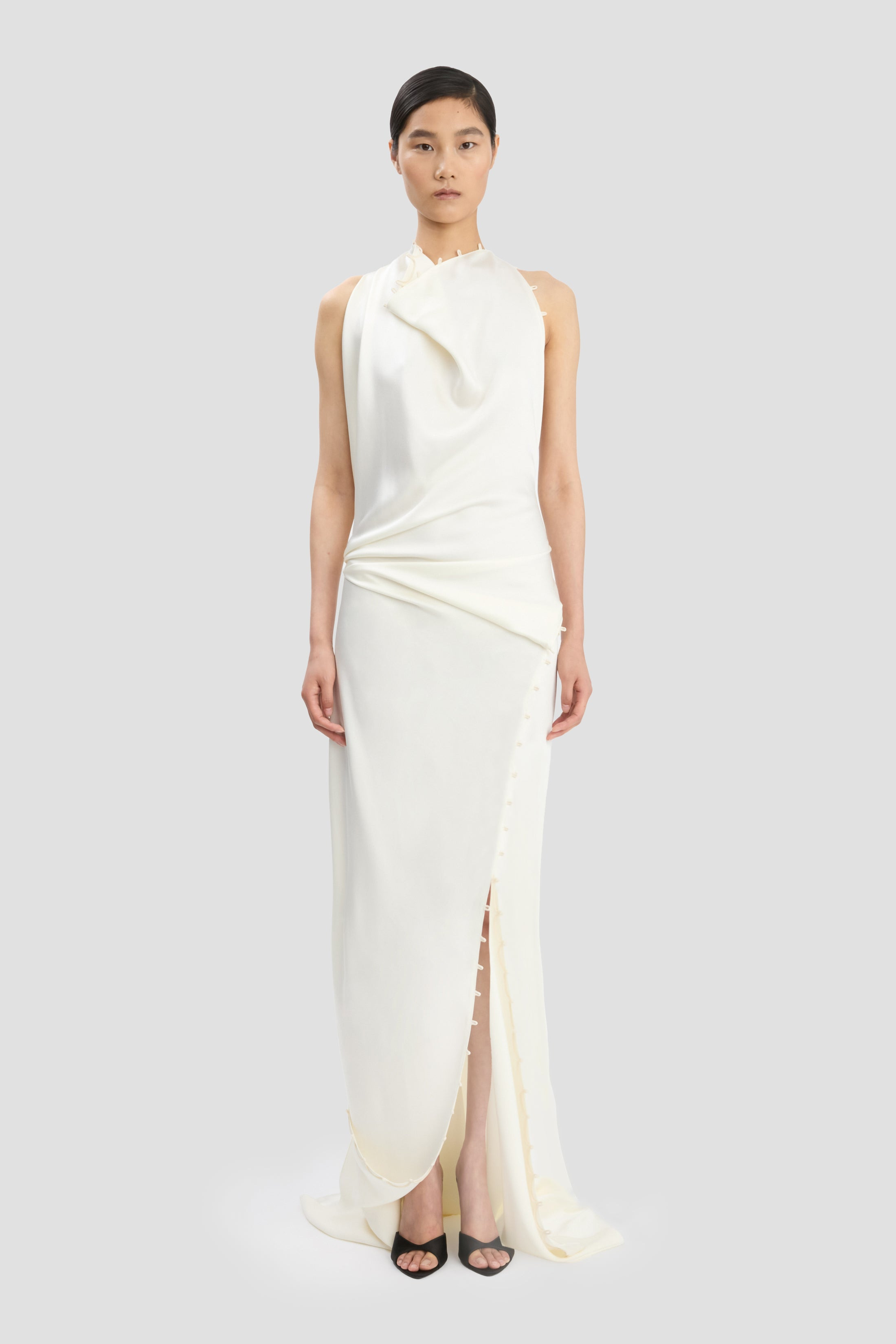 Rouleaux Detail Sleeveless Gown In Ivory - 2