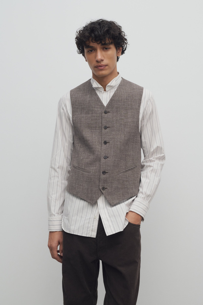 Yuri Vest in Silk, Linen, and Virgin Wool 3