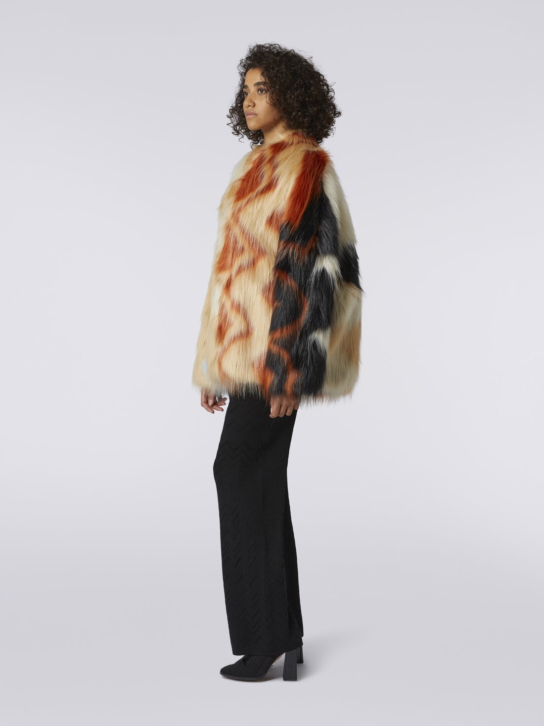 Short coat in faux fur with zigzag - 3