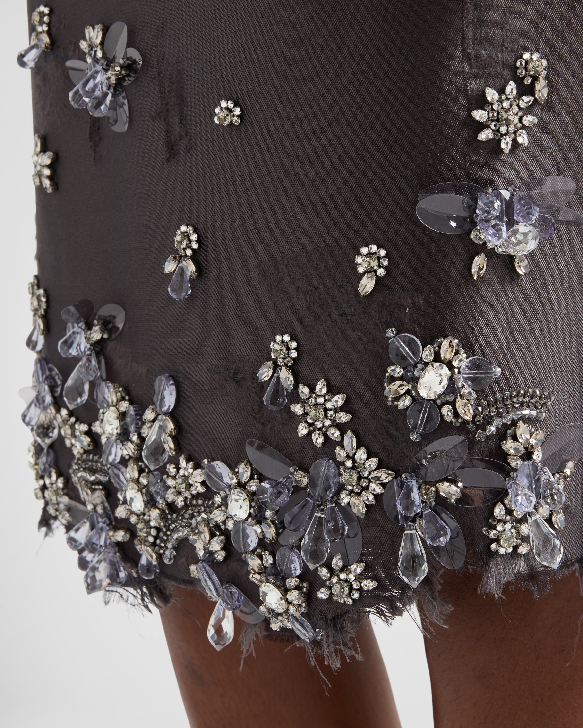 Embroidered silk and wool skirt - 4
