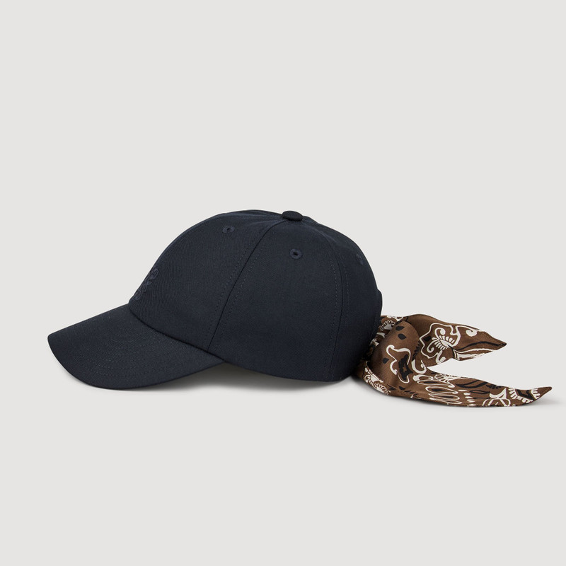 CAP WITH TIED SCARF 1