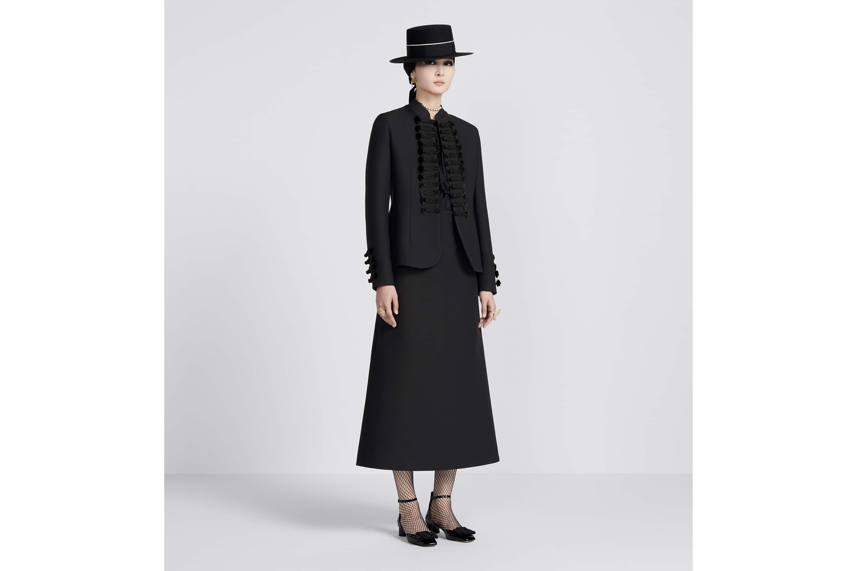 Mid-Length Skirt with Belt - 4