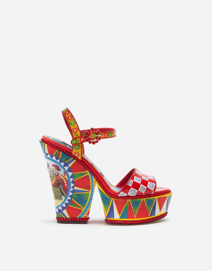 Patent leather sandals with wedge heel and Sicilian carretto print - 1