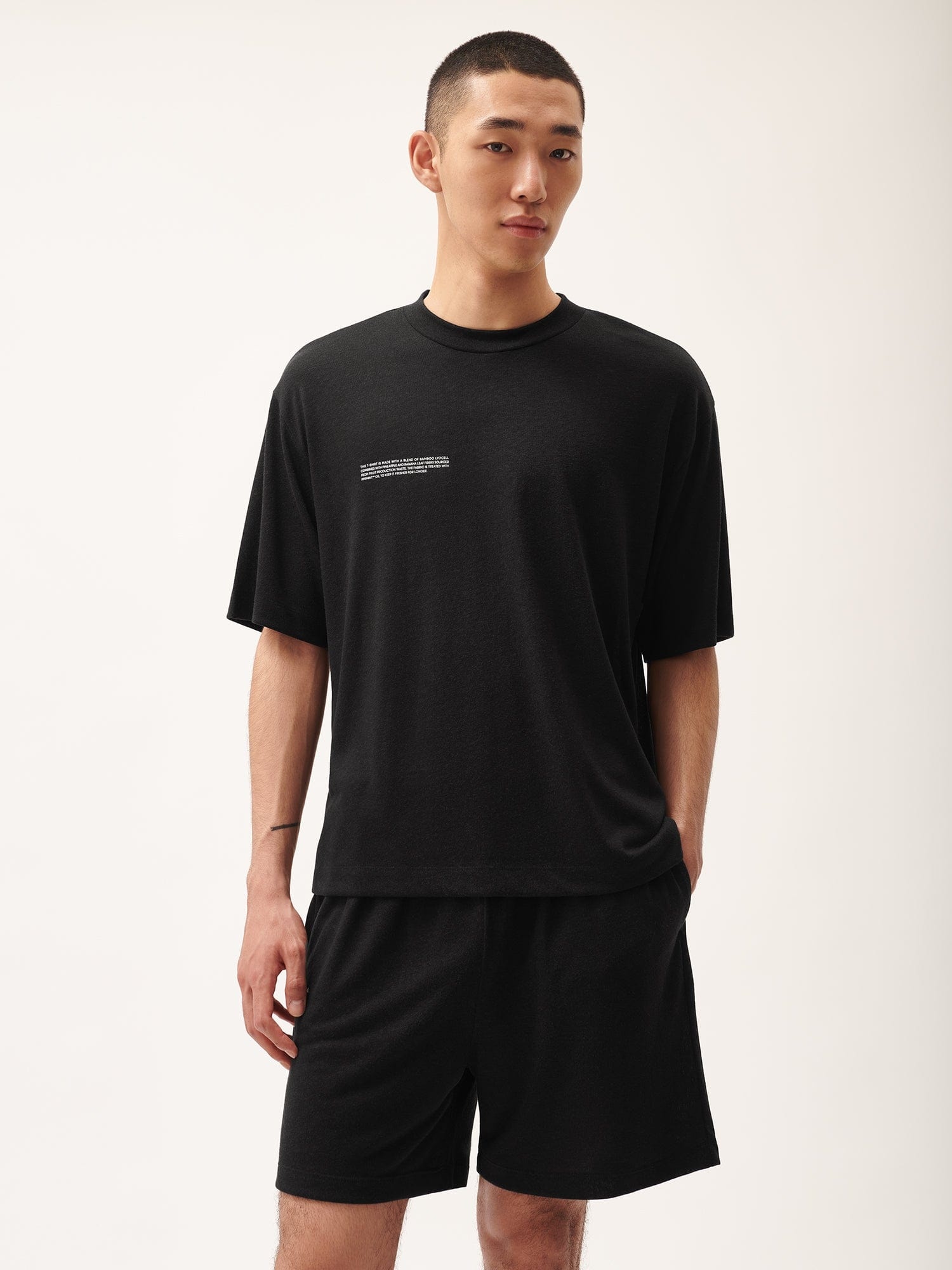 Mens DNA Frutfiber T-Shirt - Black - 2