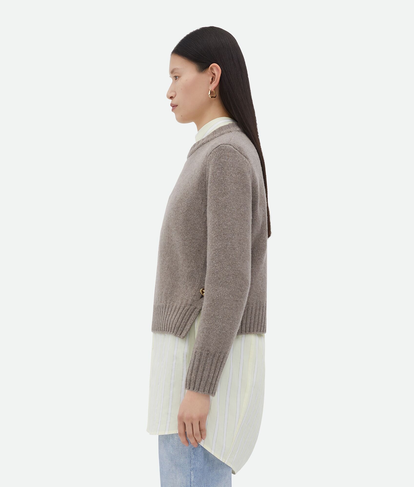 Heavy Wool Sweater With Knot Buttons - 2