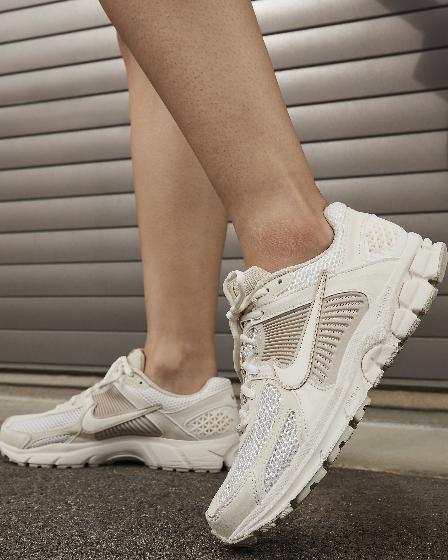 Nike Zoom Vomero 5 Women's Shoes - 2