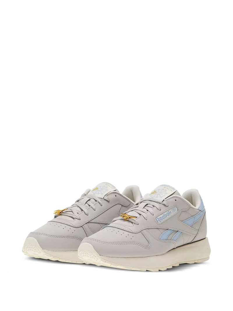 Reebok Classic leather sneakers outlook