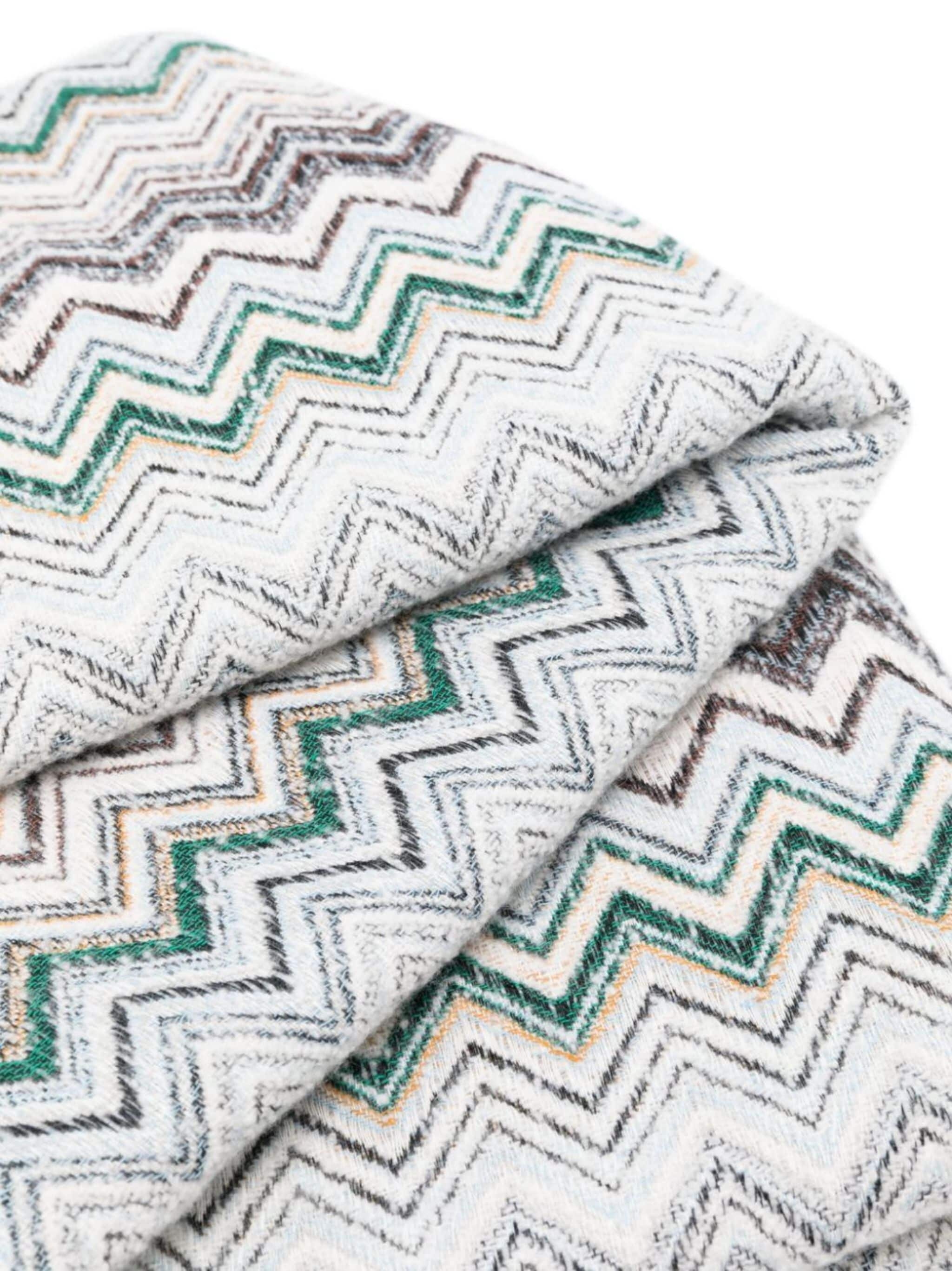zigzag-woven knitted blanket - 2