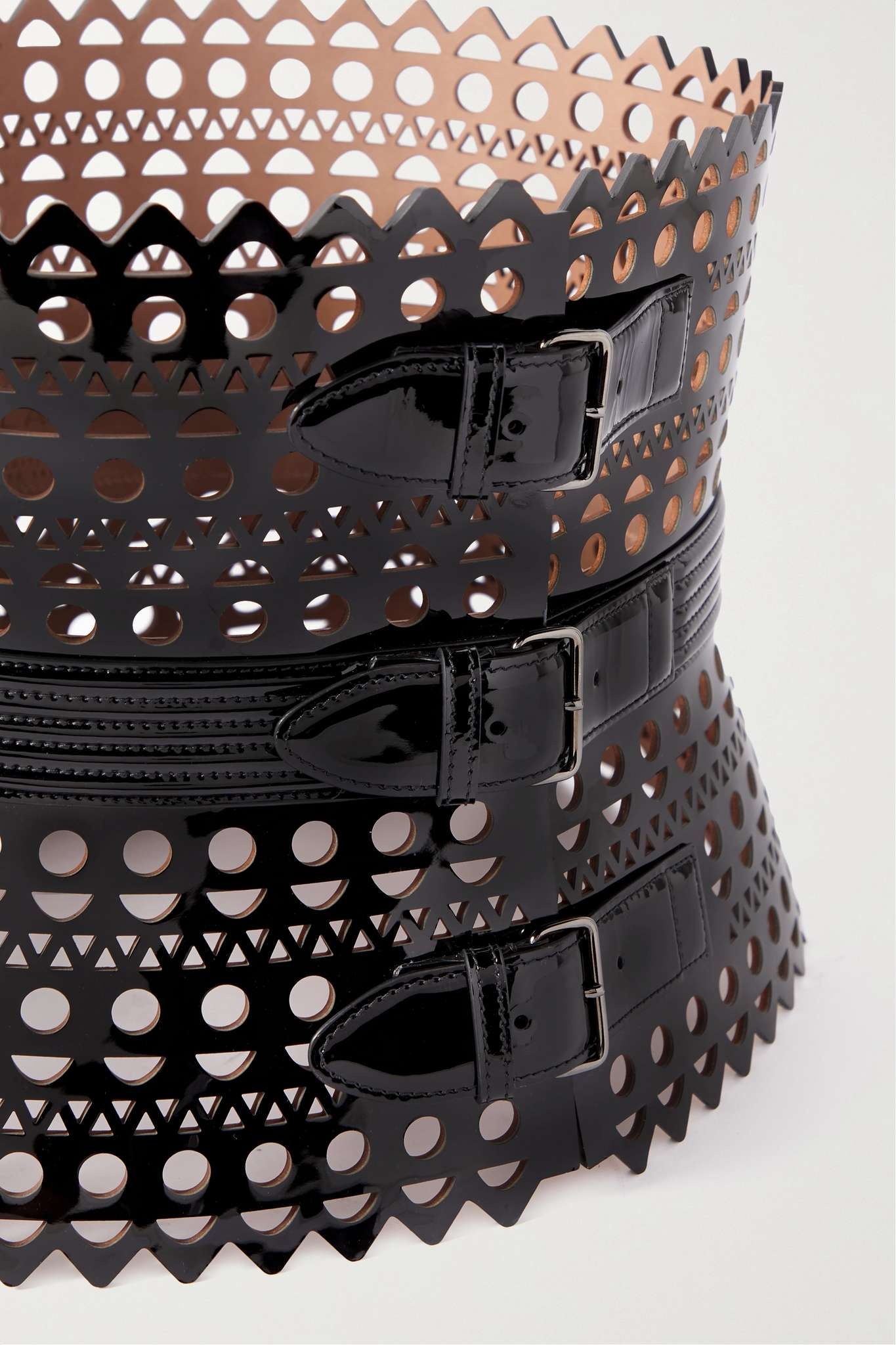 【ALAIA】レーザー カット レザー ウエスト ベルト ALAÏA レーザーカット レザー ウエストベルト | NET-A-PORTER