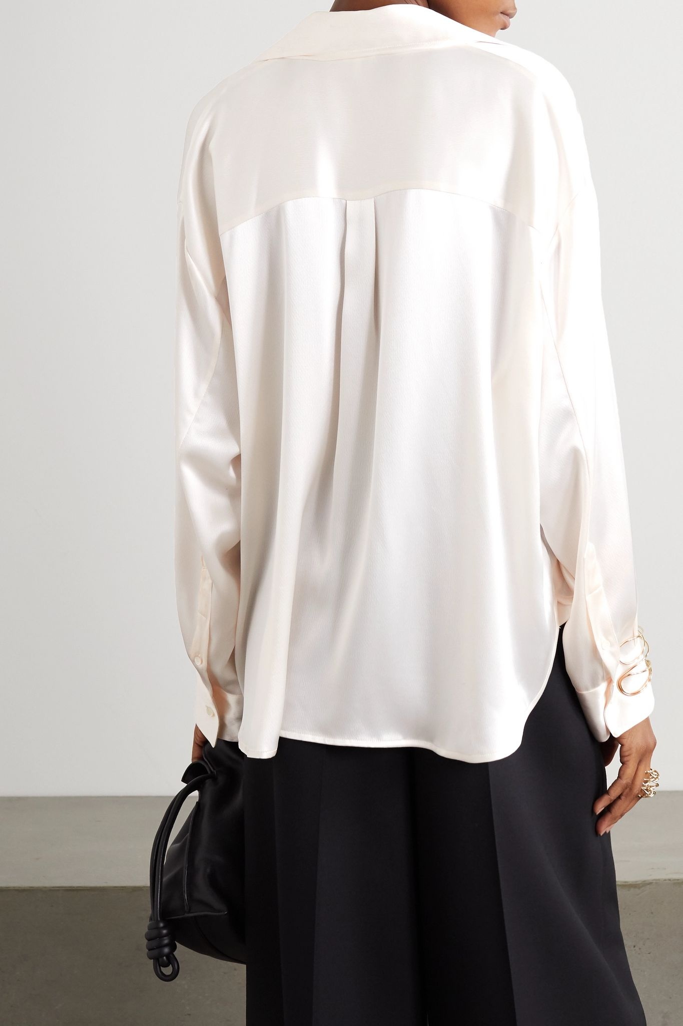 Oversized tie-detailed embroidered satin blouse - 3