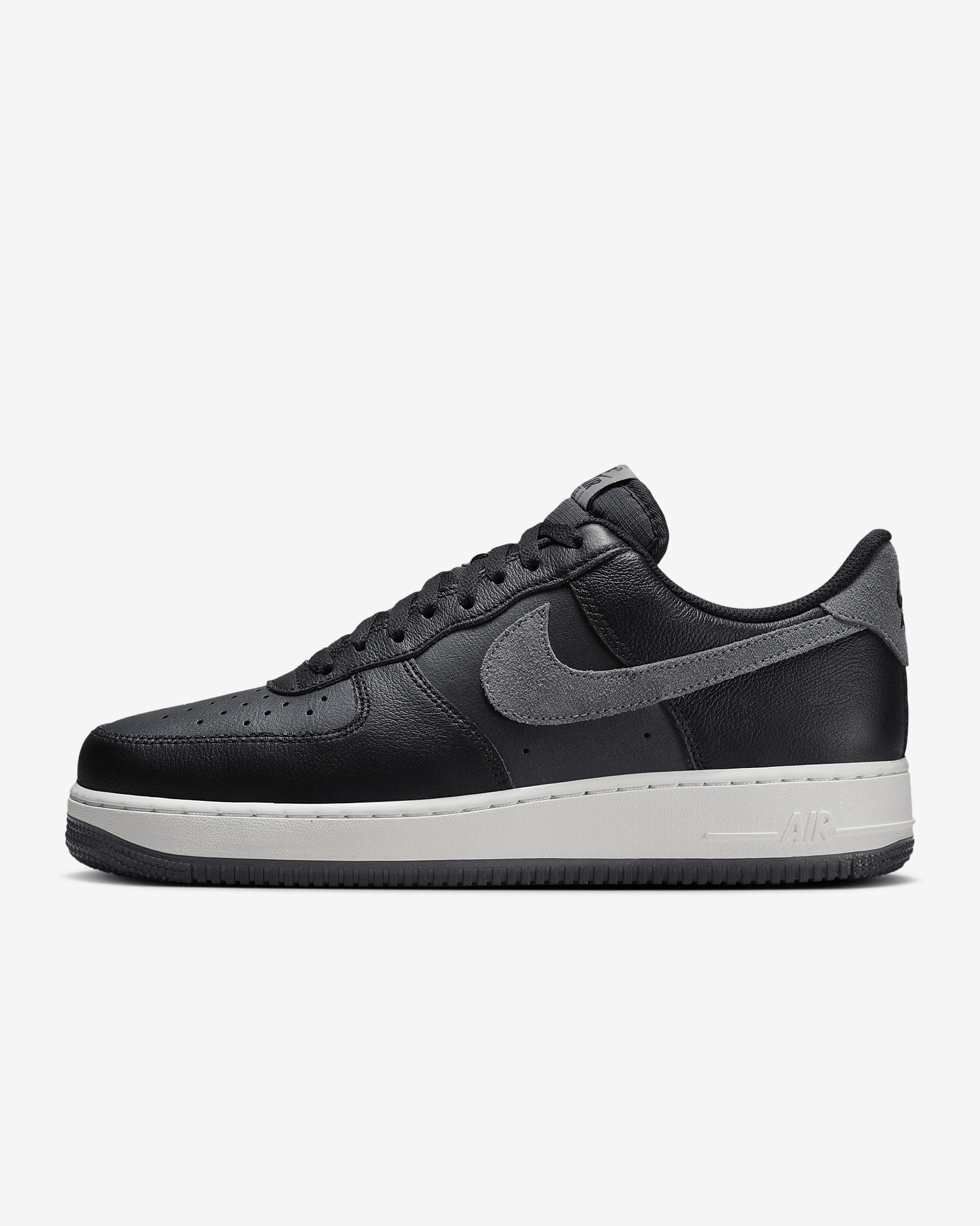 ★関税込★NIKE★NIKE AIR FORCE 1'07 LV8 NN★24-30cm★ Nike Air Force 1 '07 LV8 Men's Size 14 White /Black-Metallic