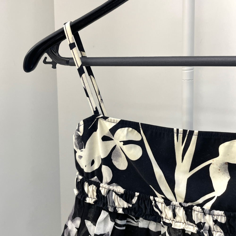 Chanel flower ruffle sleeveless top - 2