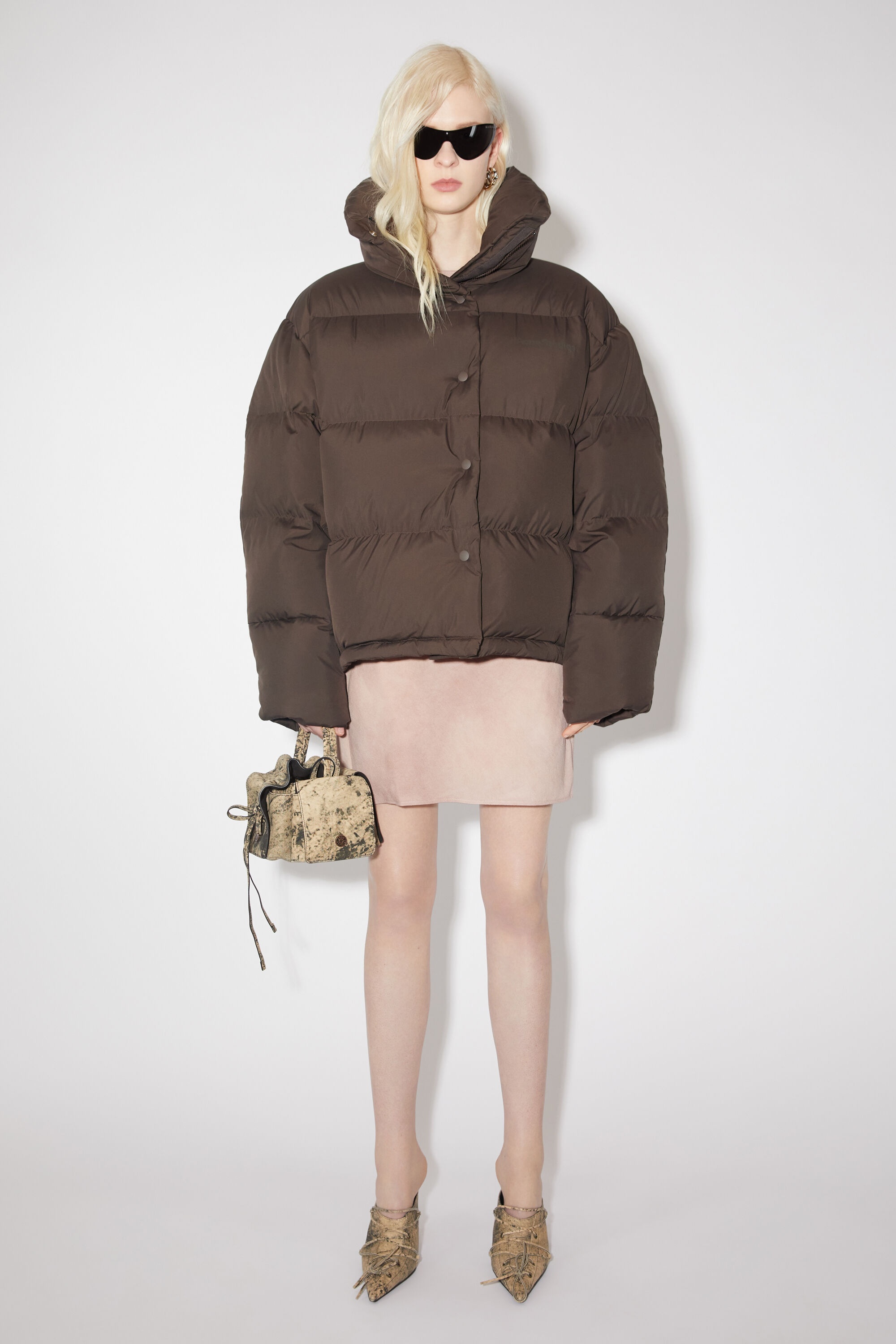 Acne Studios logo-print padded jacket - Brown