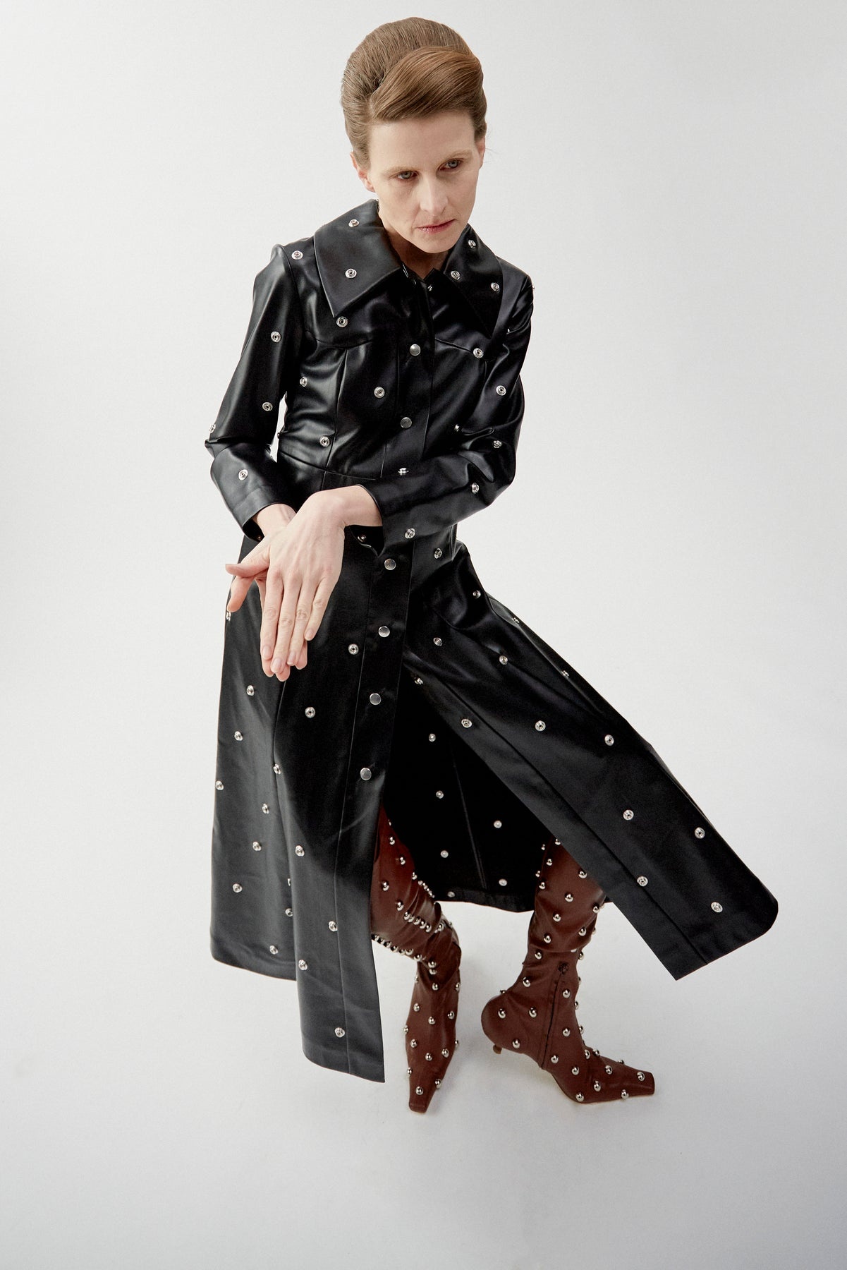 FLARED FITTED COAT COVERED IN STUDS BLACK - 6