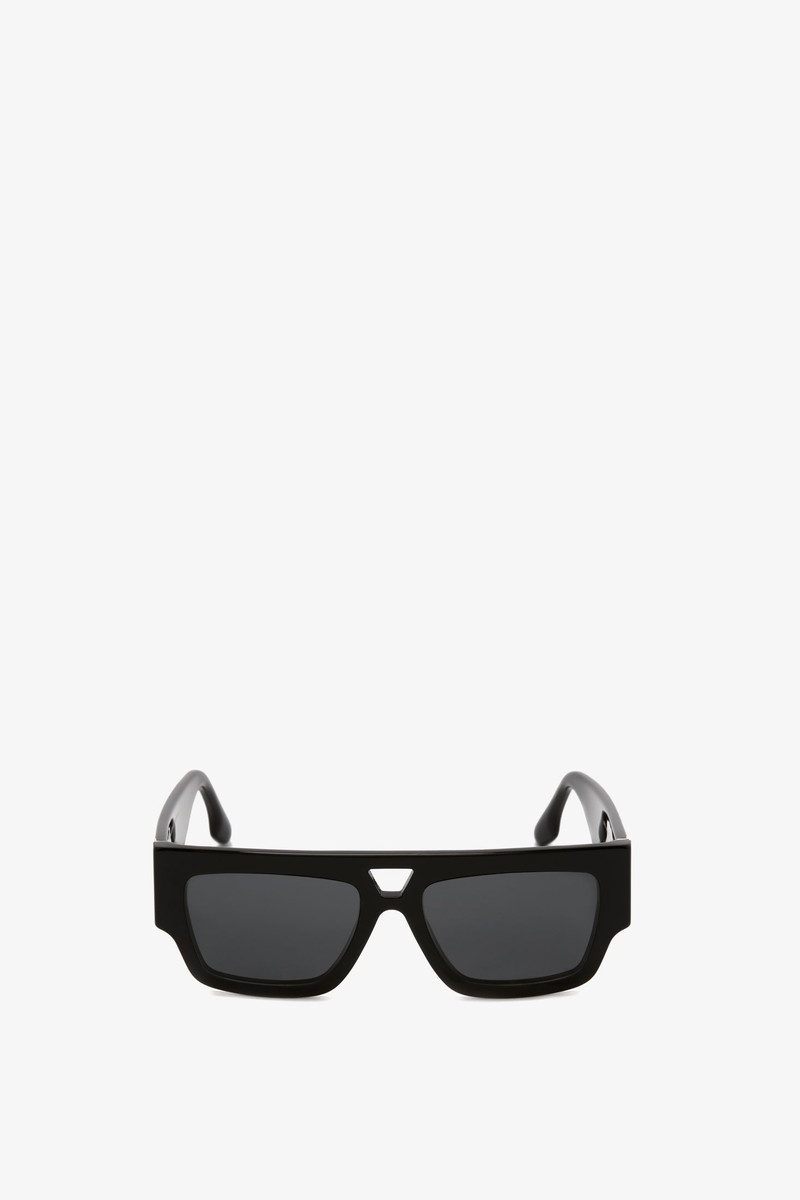 V Plaque Frame Sunglasses In Black 1