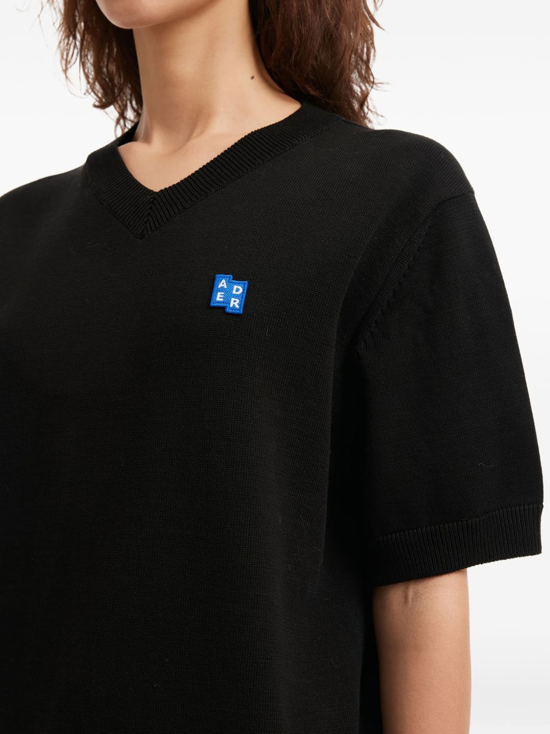V-neck logo-patch T-shirt 5