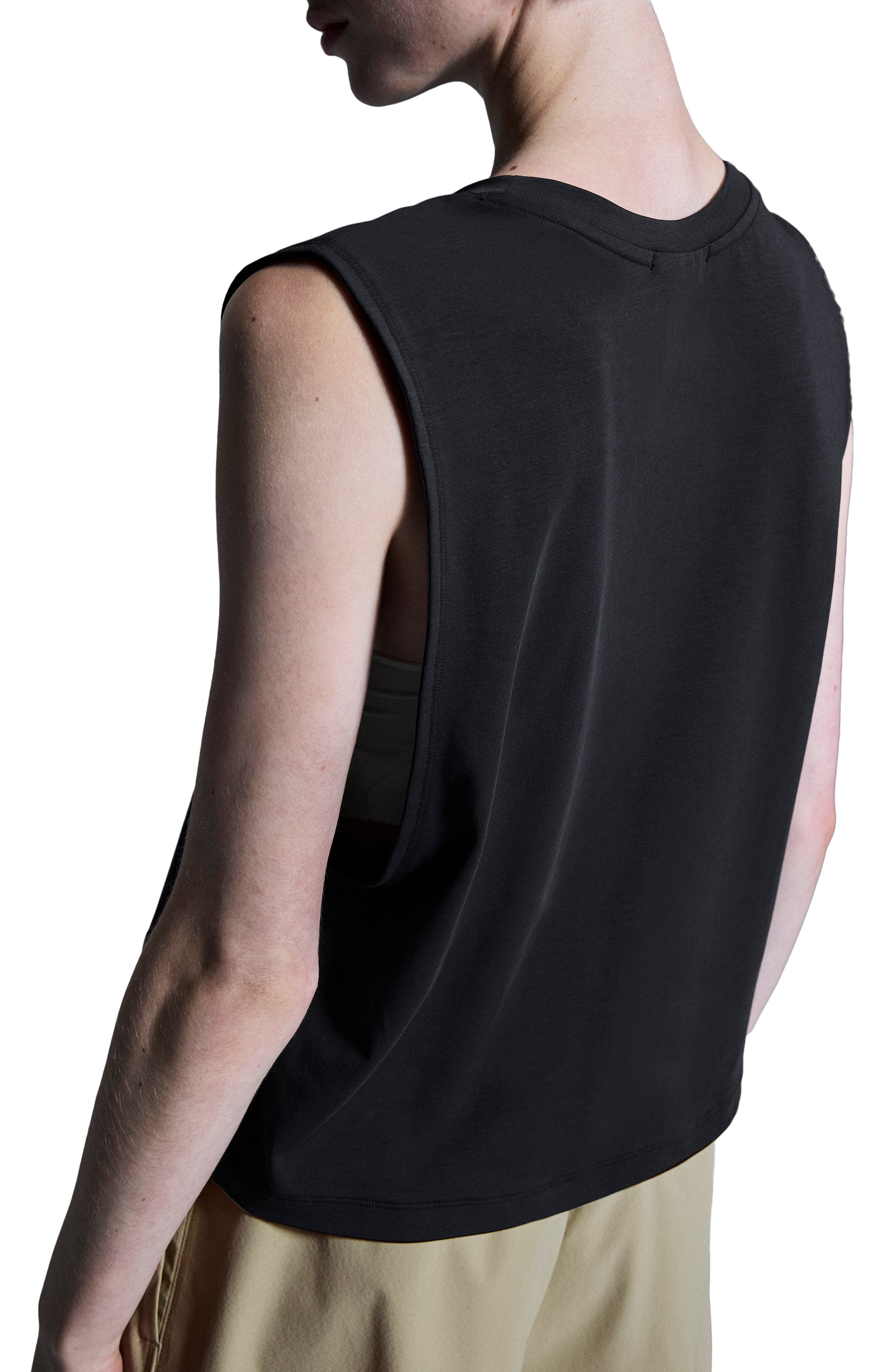 On Focus Sleeveless Running Crop Top in Black at Nordstrom - 2