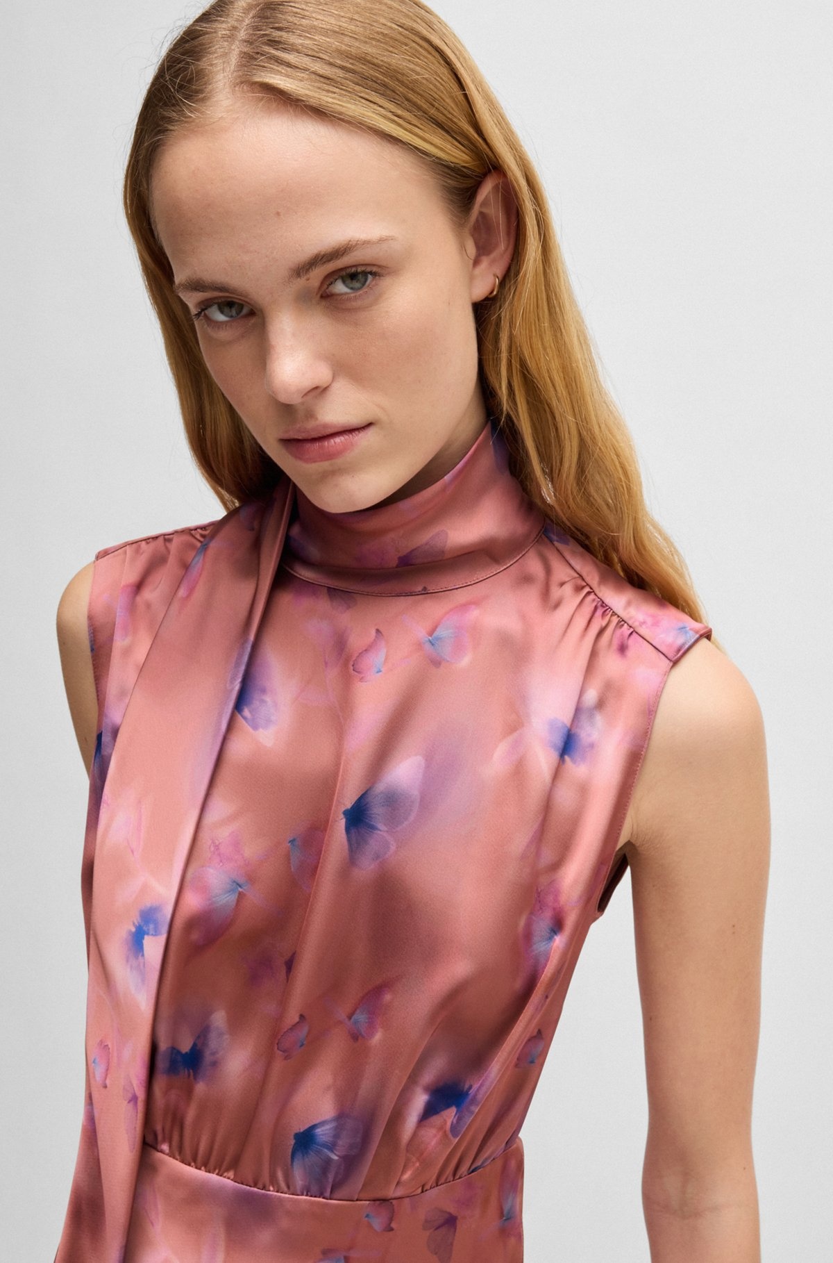 HIGH-NECK BUTTERFLY-PRINT MAXI DRESS IN SOFT SATIN - 5