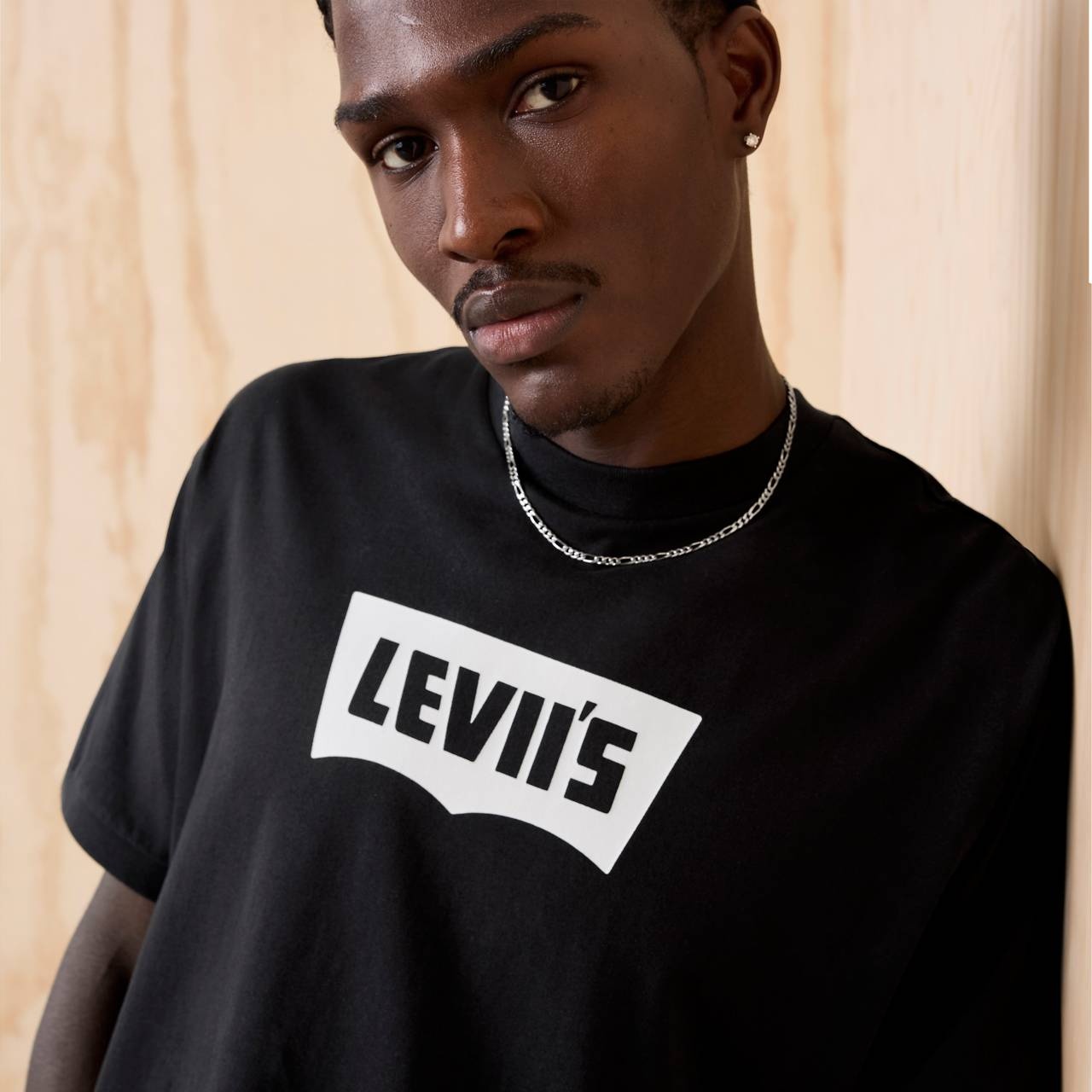 CLASSIC GRAPHIC T-SHIRT - 4