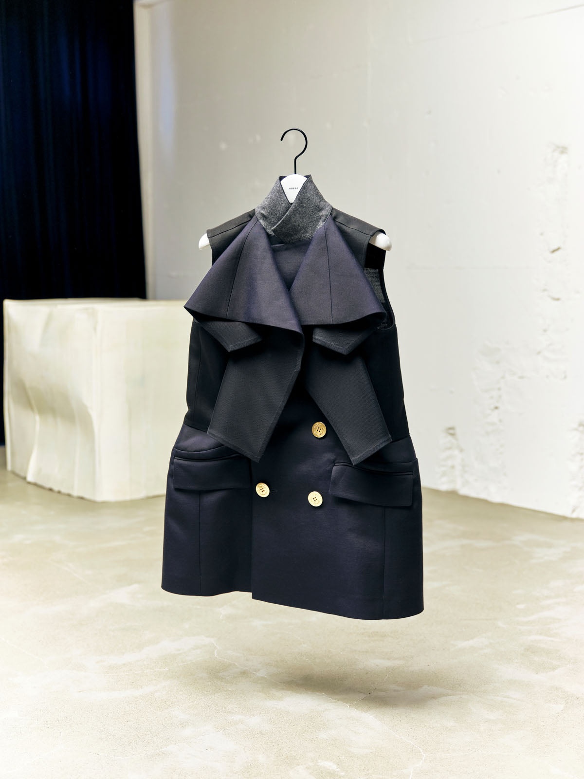 Emblem Double-Faced Silk Cotton Vest - 2