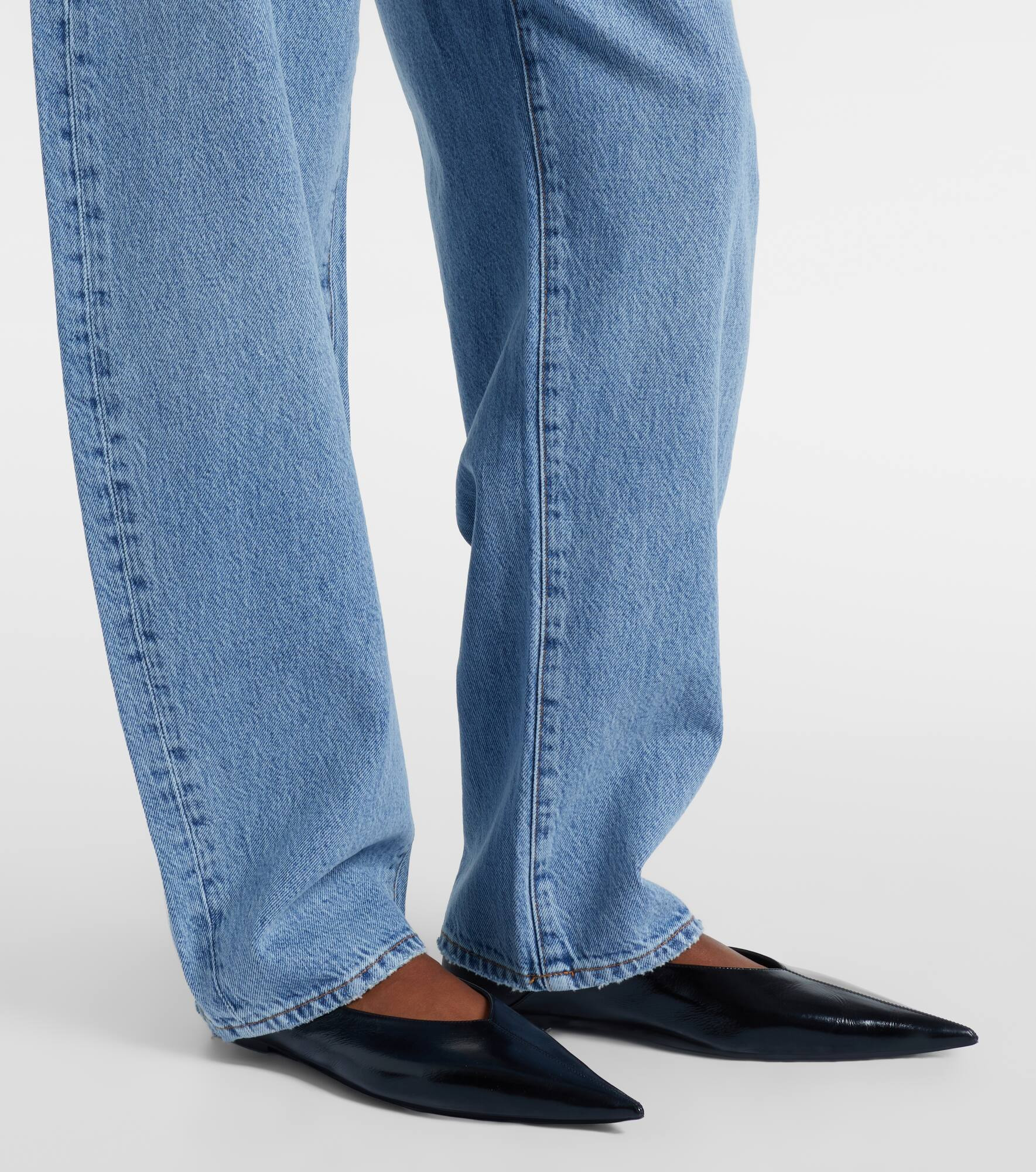 Low Slung mid-rise barrel-leg jeans - 5