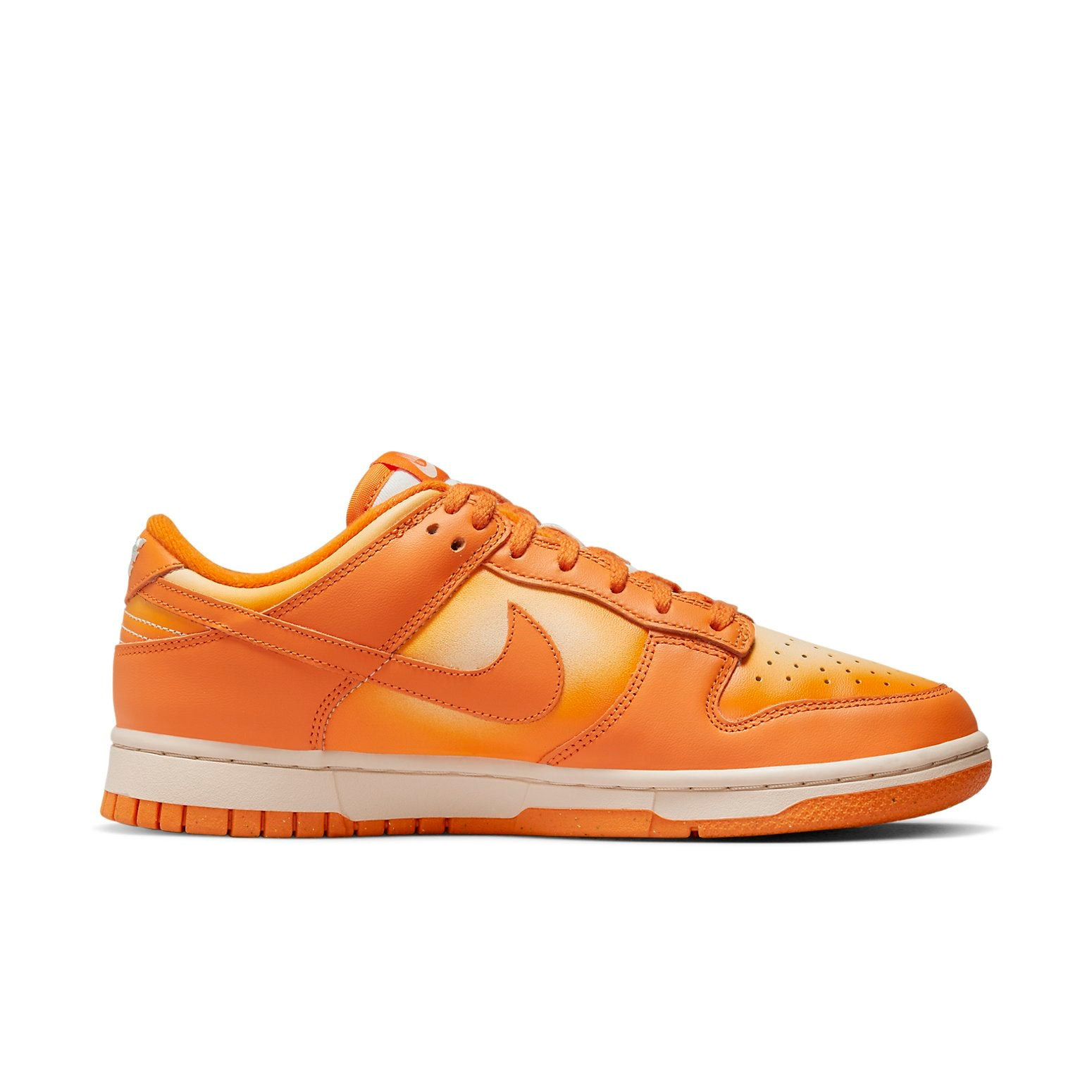(WMNS) Nike Dunk Low 'Magma Orange' DX2953-800 - 2