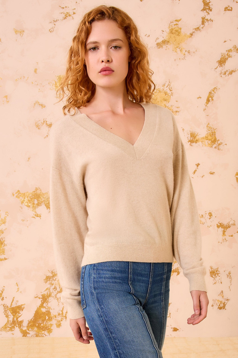 Ryla Cashmere V–Neck Pullover 4