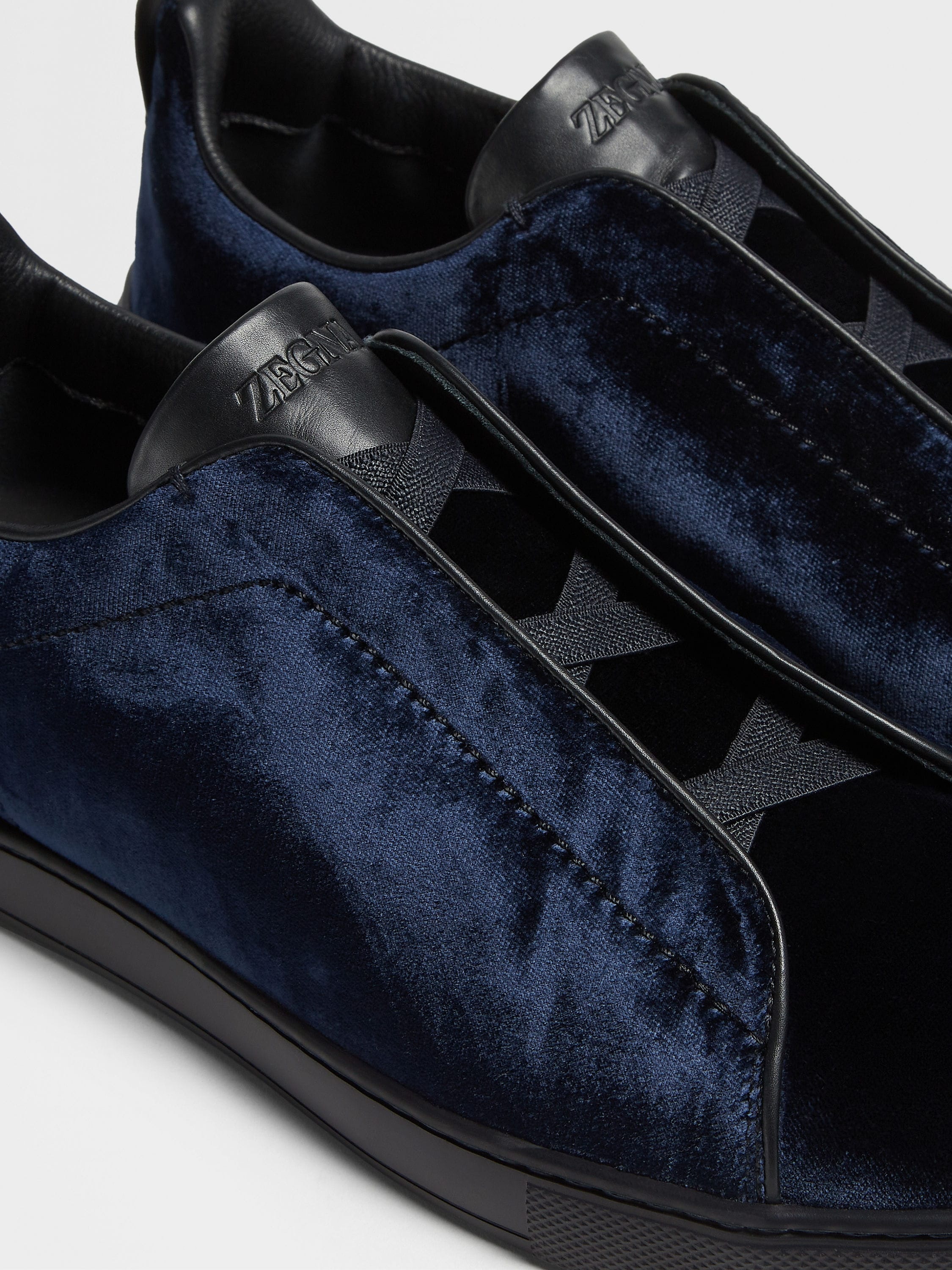 NAVY BLUE VELVET TRIPLE STITCH™ SNEAKERS - 2