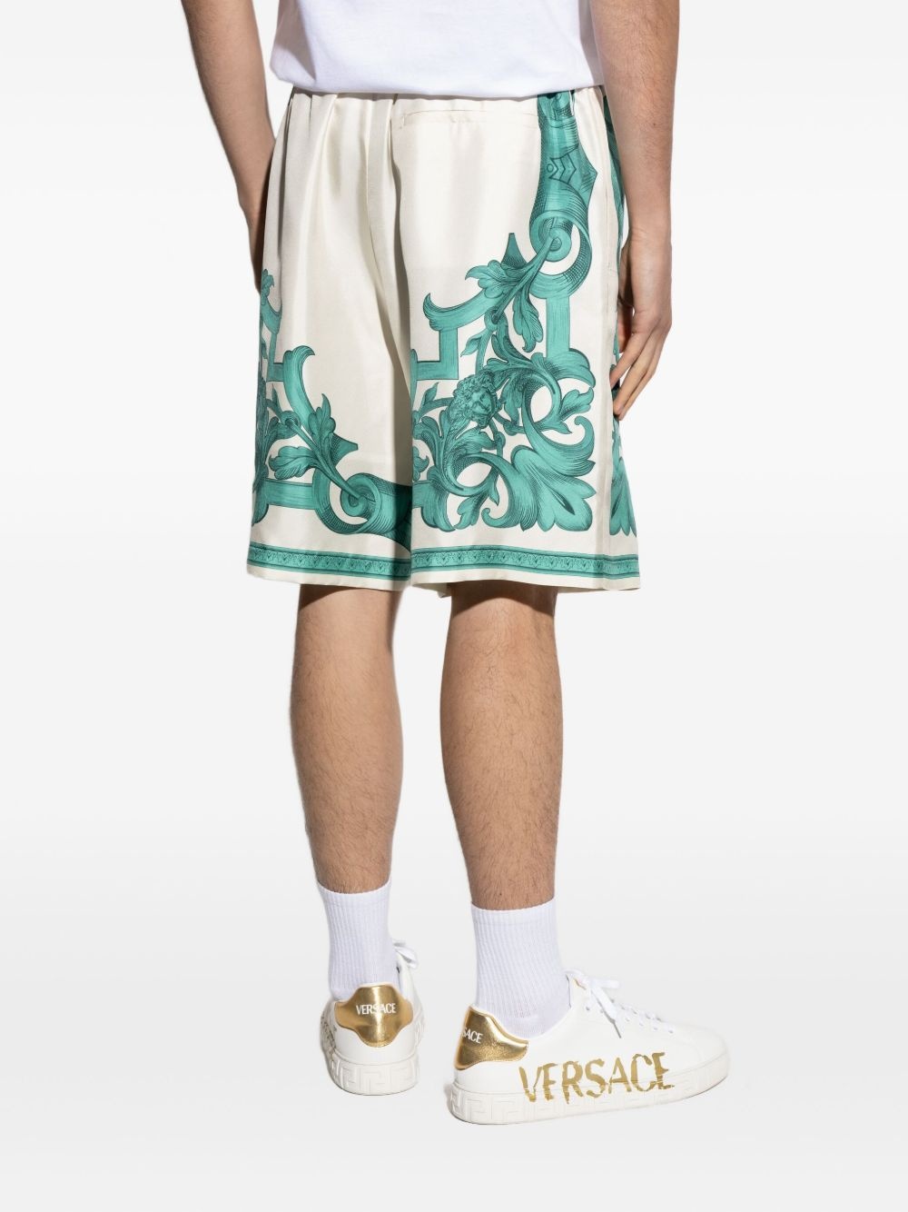 baroque print silk shorts - 4