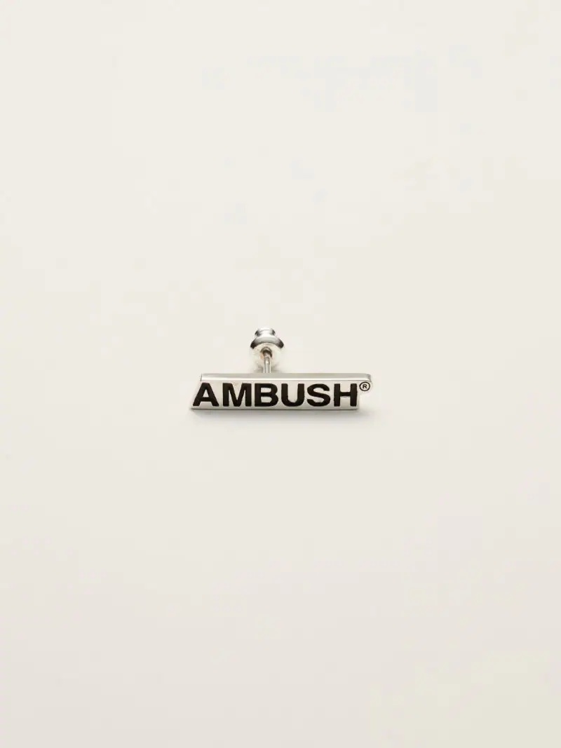 NAME PLATE EARRING 1