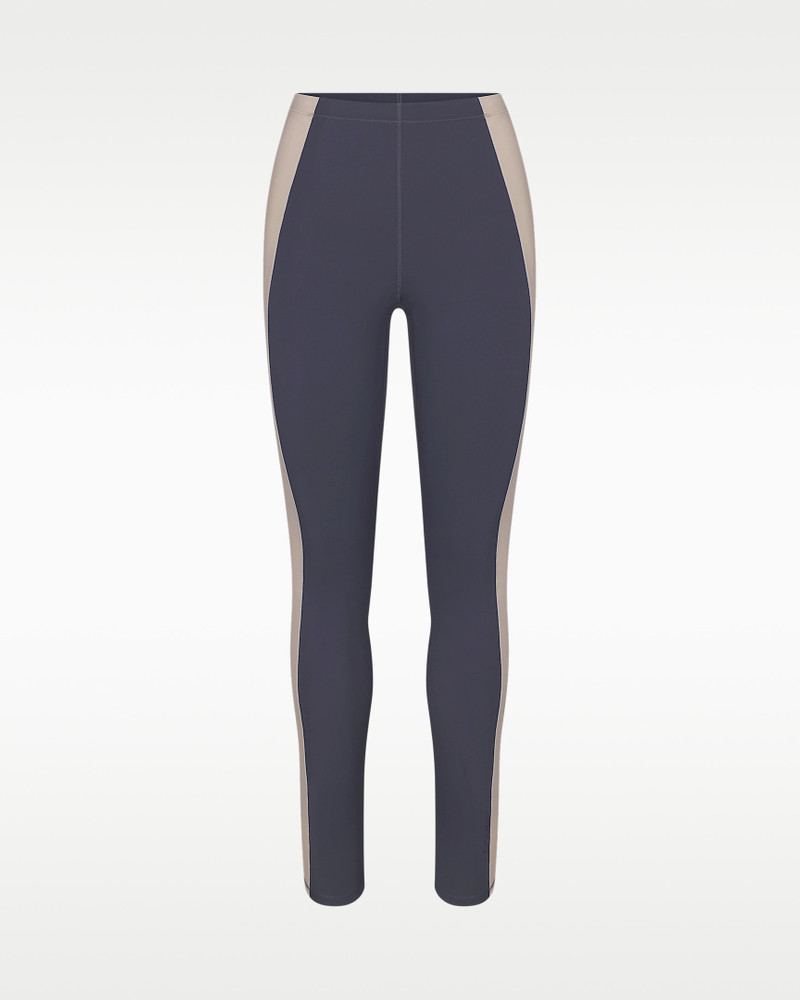 NikeSKIMS Matte Shine Mix Women's 26" Leggings 8