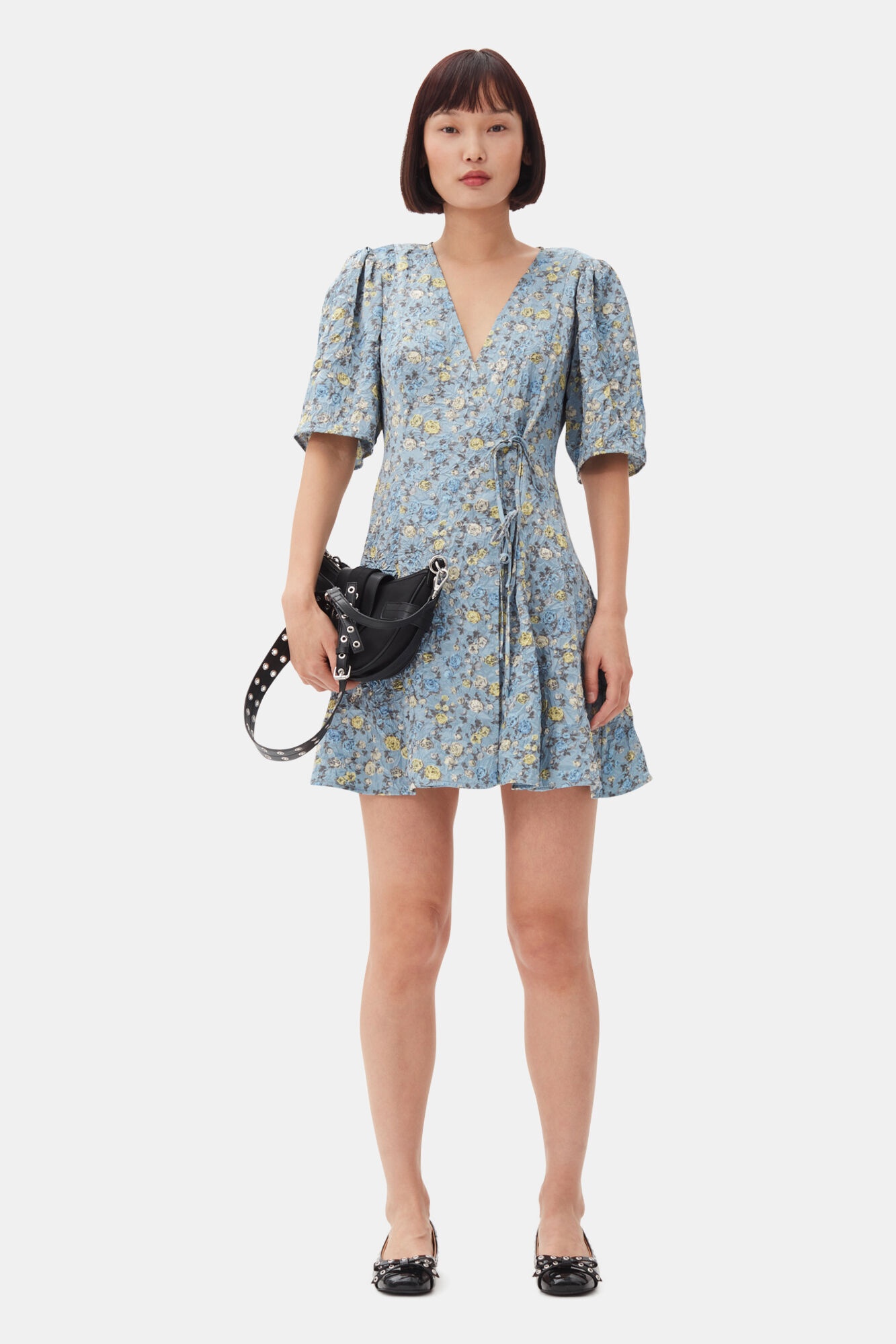 BLUE FLORAL PRINTED CRINKLED SATIN MINI WRAP DRESS - 2