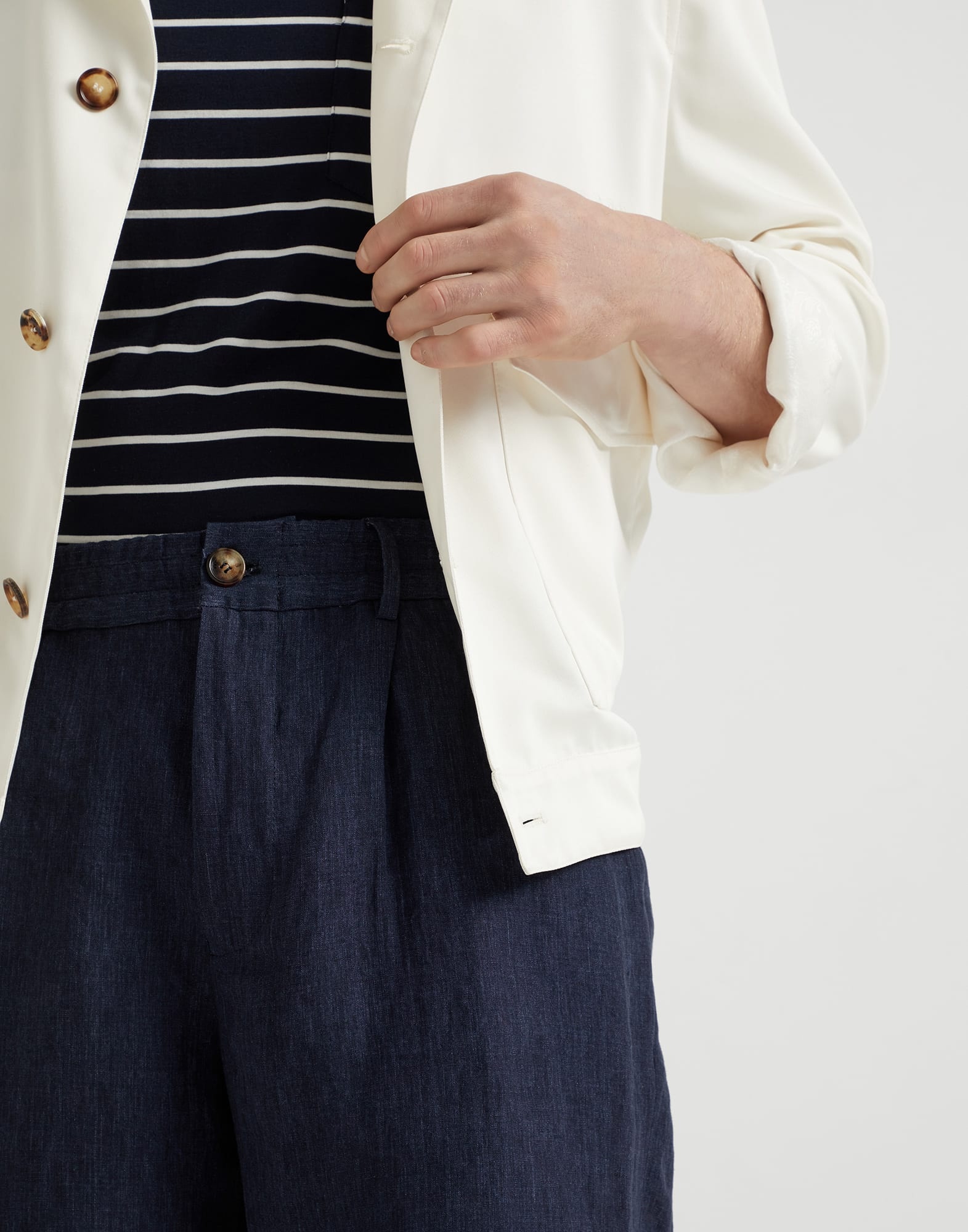 Lightweight délavé linen Bermuda shorts with elasticated waistband - 3