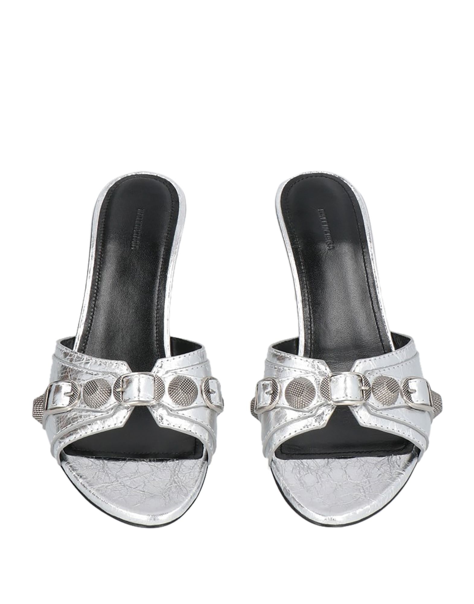サンダル・ミュール BALENCIAGA Women Sandals 743057WBDK38110 Silver Balenciaga Cagole Sandal Metallized | Saks Fifth Avenue