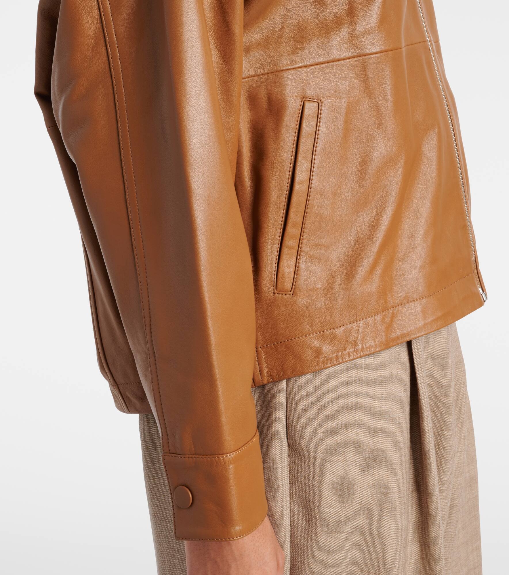 Hooded leather jacket - 6