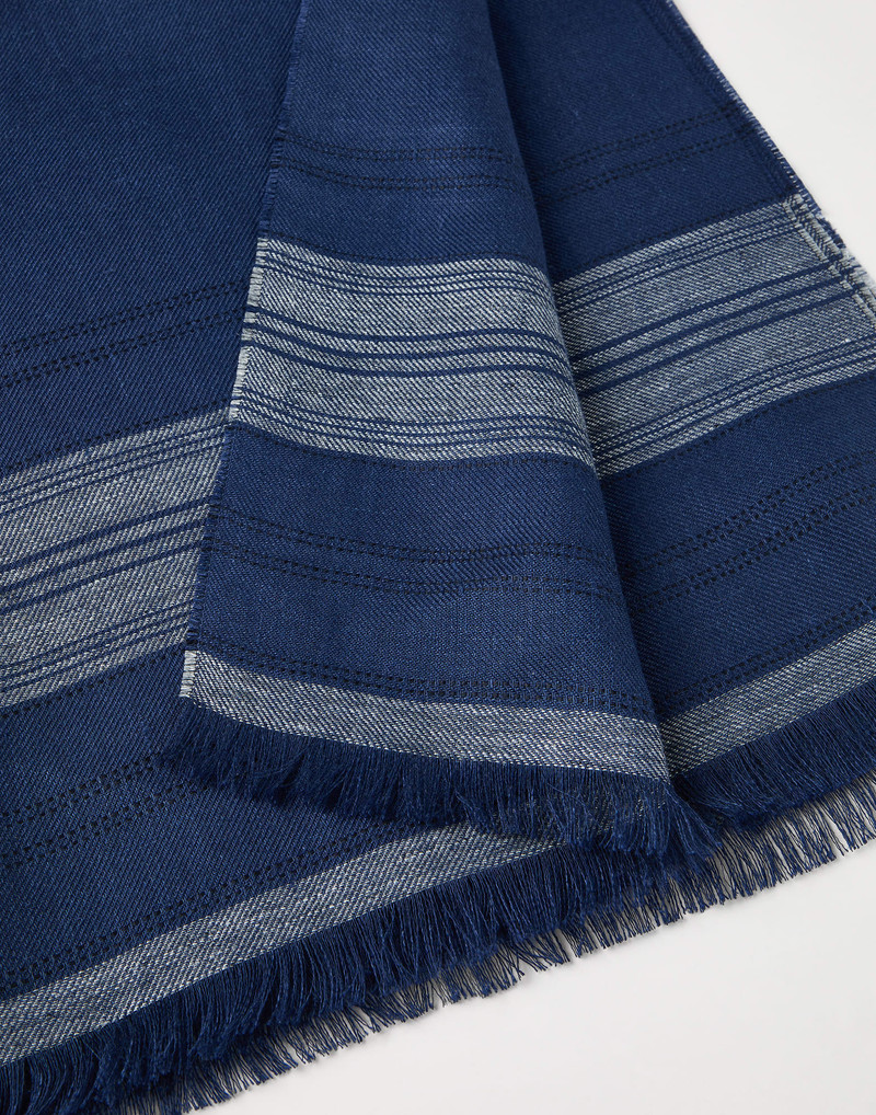 Embroidered linen scarf 3