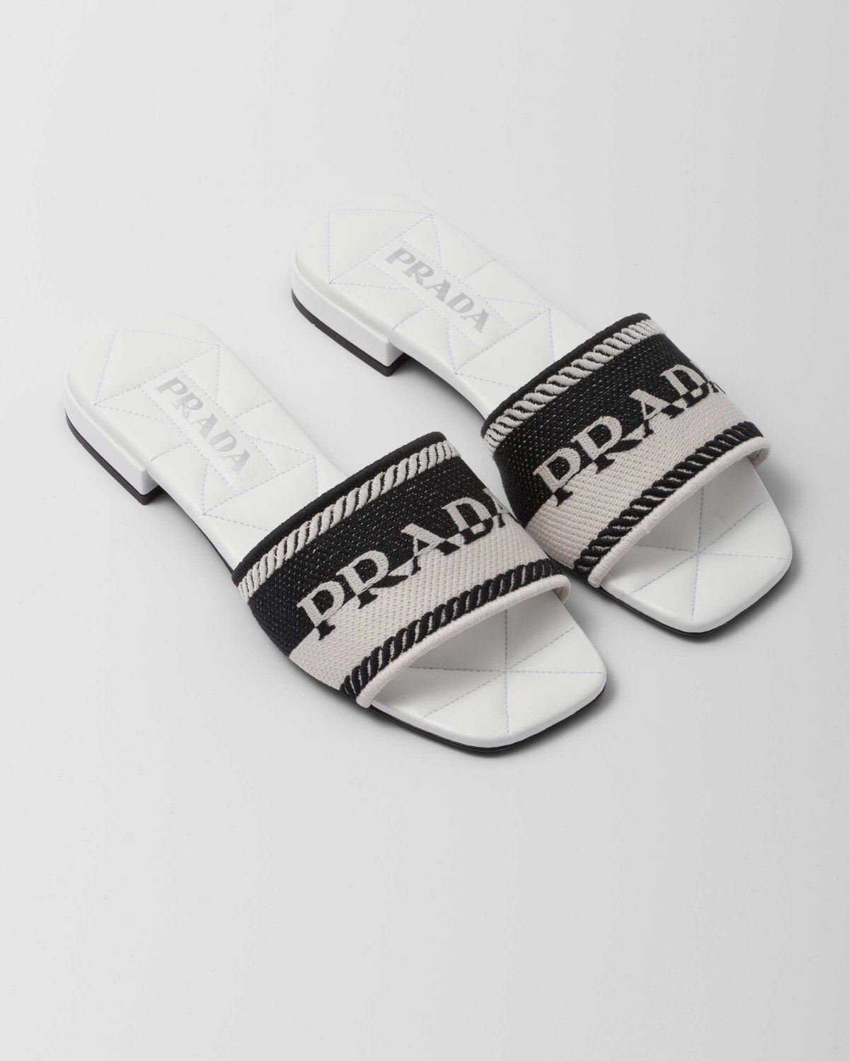 Embroidered fabric slides - 3