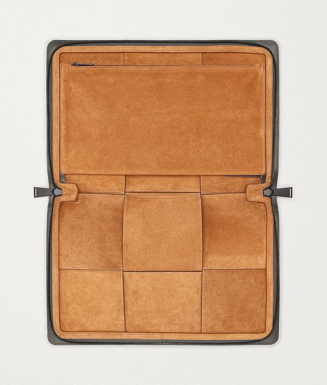 DOCUMENT CASE - 3