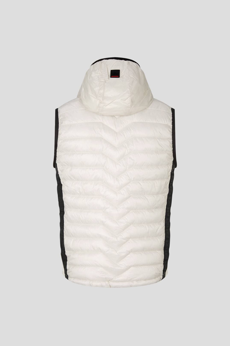 CASAN QUILTED VEST IN OFF-WHITE 7