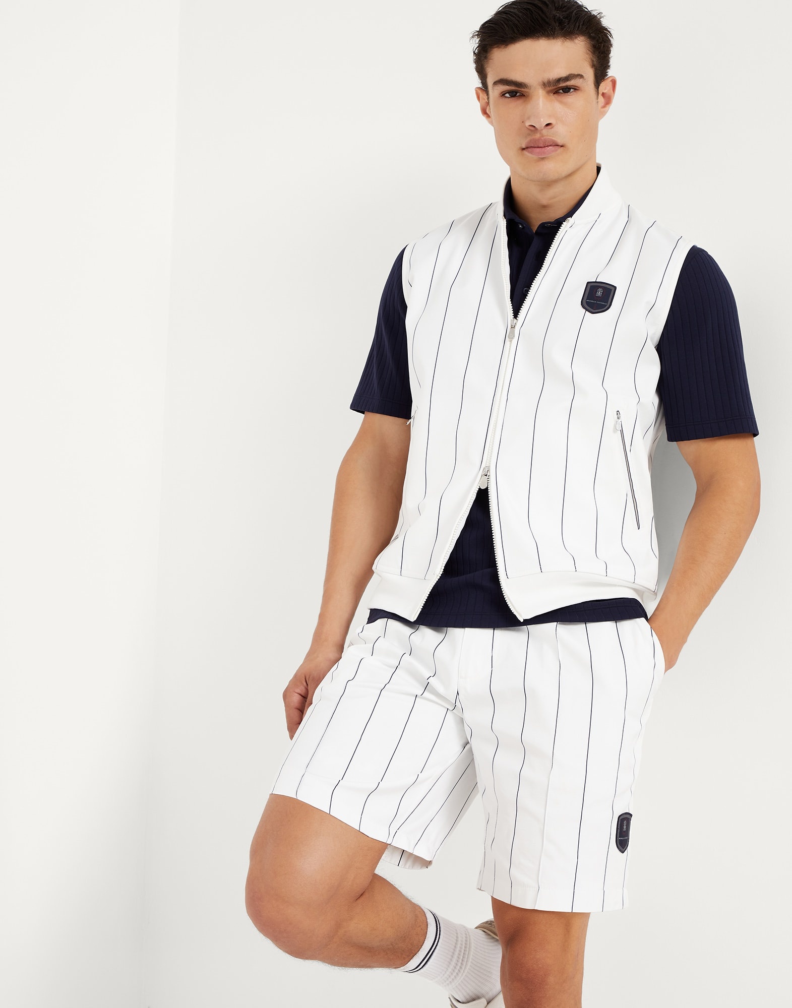 Chalk stripe nylon sleeveless sweatshirt with zipper and tennis badge - 4