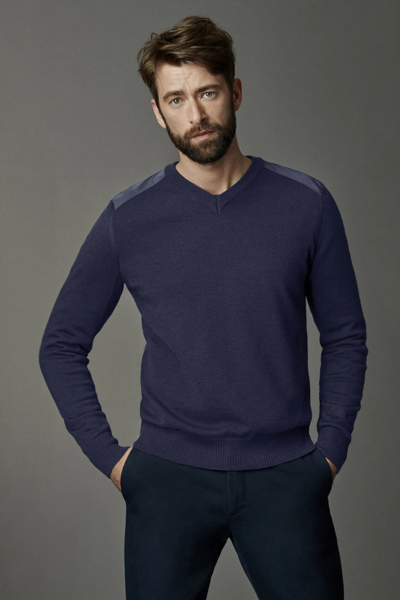 MCLEOD V NECK SWEATER BLACK LABEL - 2