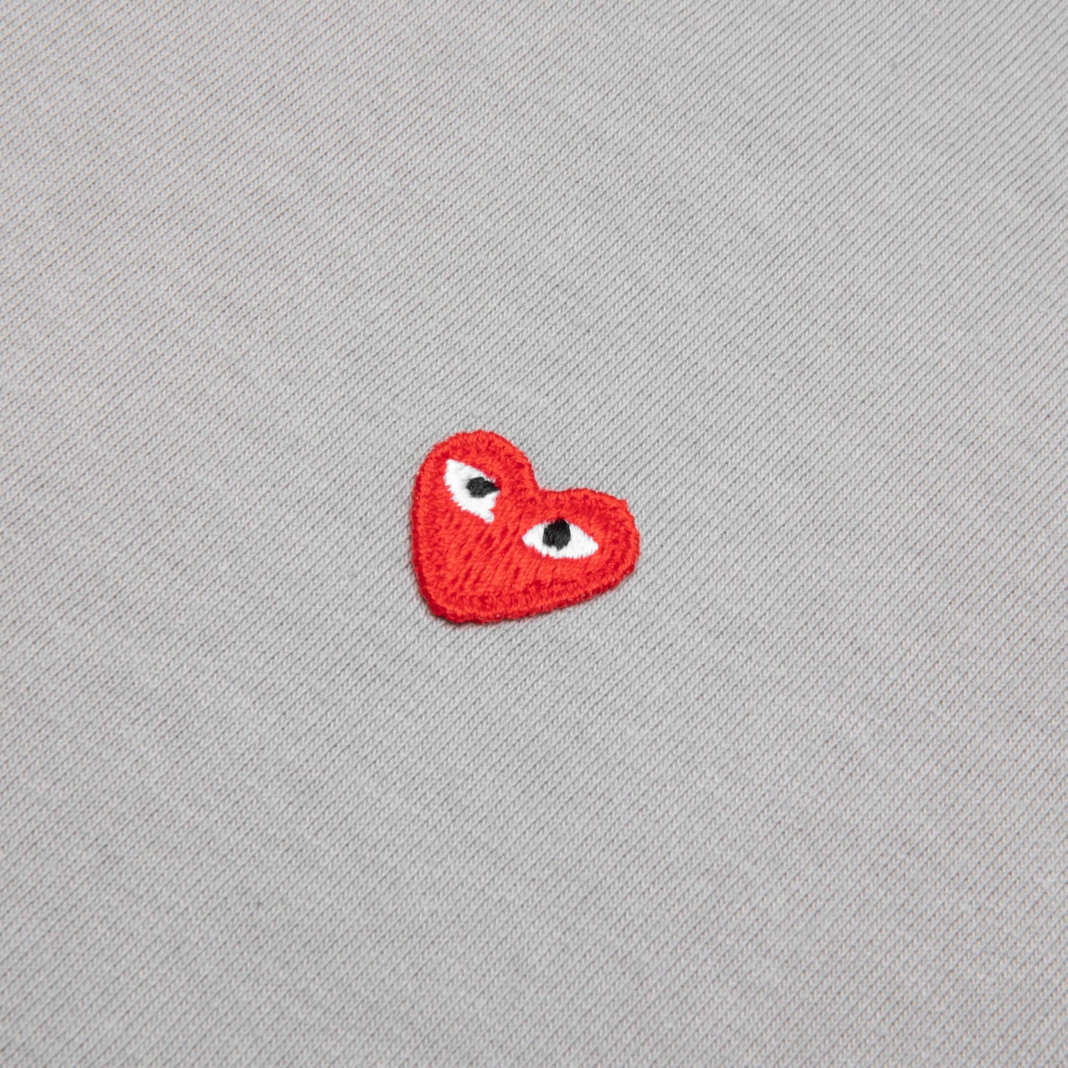 COMME DES GARCONS PLAY SMALL RED HEART T-SHIRT - GREY - 4