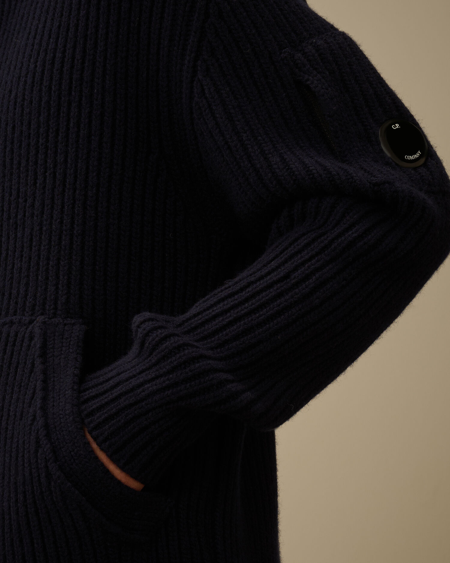 Lambswool GRS Button Cardigan - 5